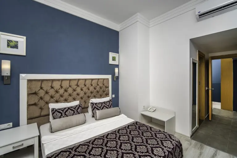 Kara Manzaralı Standart Oda